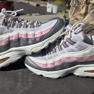 Nike Women's Sneakers in Pink, Gray, and White